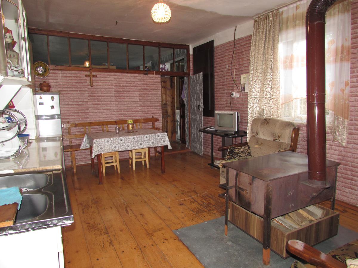 Nora'S Guesthouse Zhabeshi Exterior photo